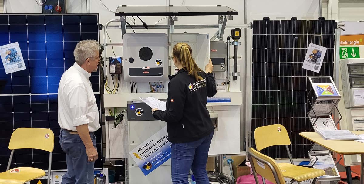 Messestand von raymann kraft der sonne®